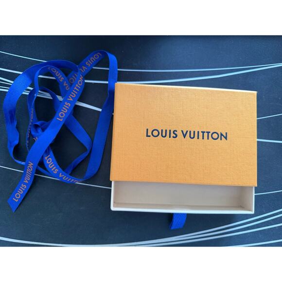 New Louis Vuitton Accessory Box and Ribbon - Picture 1 of 1